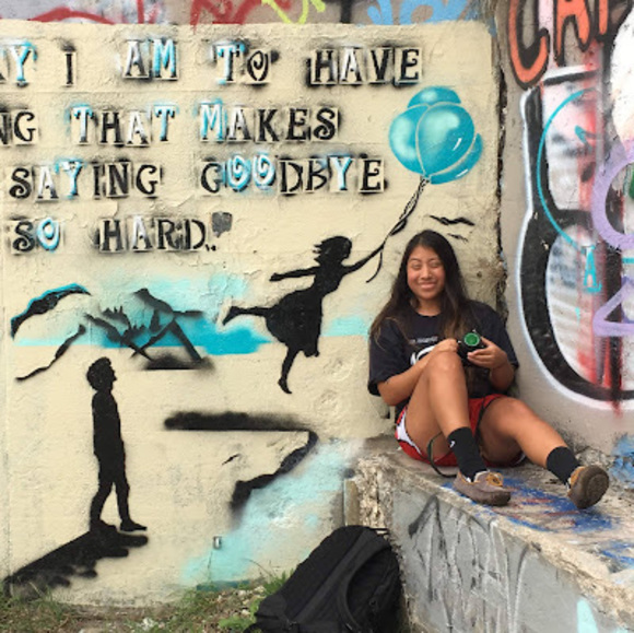 Meet your Posher, Claudia - Picture 1 of 1